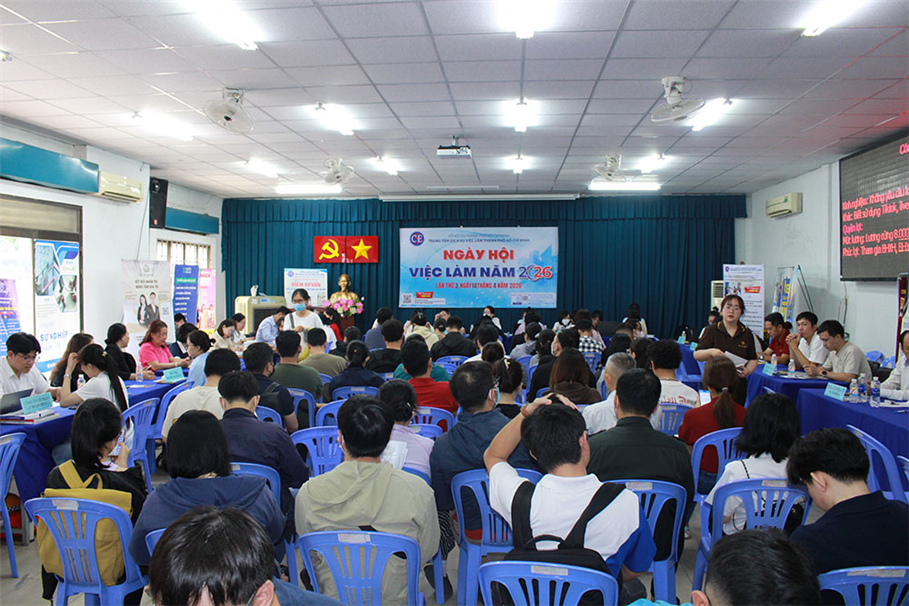 Trung tâm Dịch vụ việc làm TP.HCM: Quan tâm công tác tư vấn, hỗ trợ học nghề cho người hưởng bảo hiểm thất nghiệp